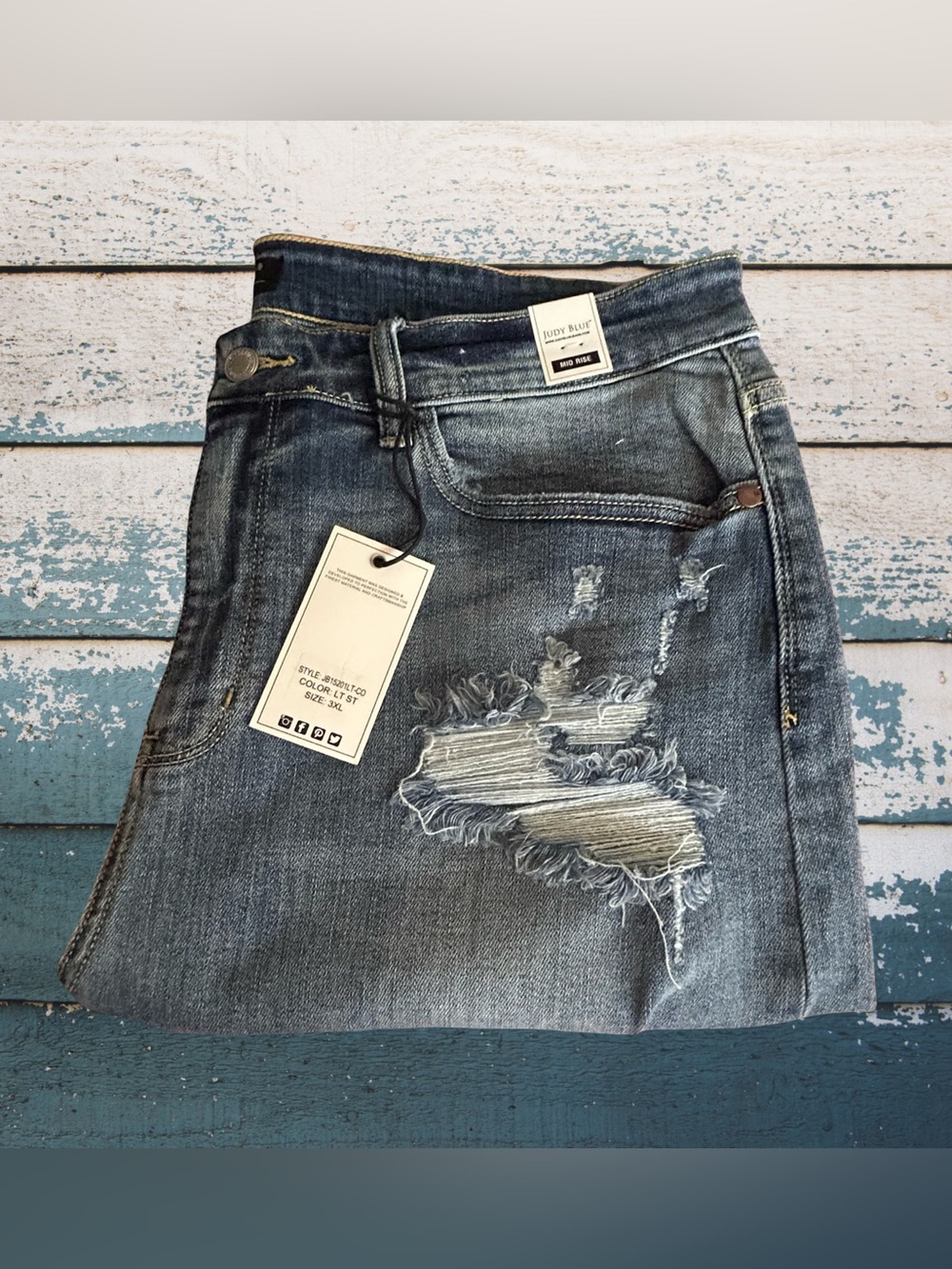 NWT! JUDY BLUE + SIZE SHORTS,MID RISE, DISTRESSED FRINGE HEM, SIZE 3X. MED BLUE. - Picture 3 of 16